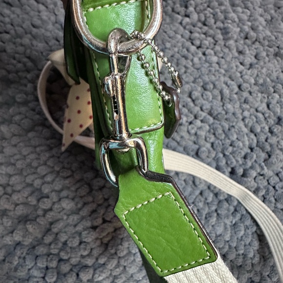 Coach Green Leather Crossbody Bag with original Coach bow - Picture 9 of 9